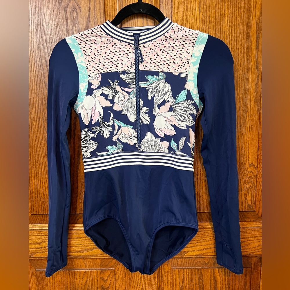 Athleta girl XL girls rash guard swim